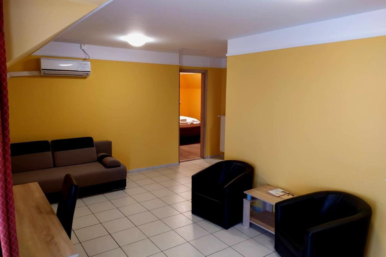 Az Idill Hotell Cserszegtomaj Eksteriør bilde